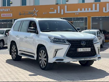 Lexus  LX  570 S  2018  Automatic  294,000 Km  8 Cylinder  Four Wheel Drive (4WD)  SUV  White