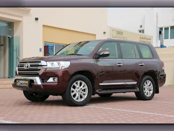 Toyota  Land Cruiser  GXR - Limited  2016  Automatic  104,000 Km  8 Cylinder  Four Wheel Drive (4WD)  SUV  Brown