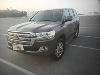 Toyota  Land Cruiser  GXR  2018  Automatic  270,000 Km  6 Cylinder  Four Wheel Drive (4WD)  SUV  Gray