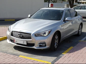 Infiniti  Q  50  2017  Automatic  37,000 Km  4 Cylinder  Rear Wheel Drive (RWD)  Sedan  Silver