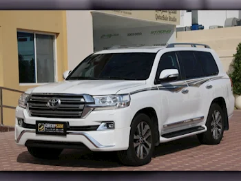  Toyota  Land Cruiser  VXS  2016  Automatic  208,000 Km  8 Cylinder  Four Wheel Drive (4WD)  SUV  White  With Warranty