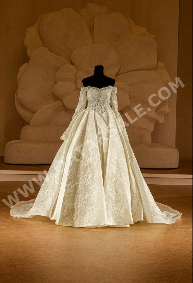 Wedding Dress  - White  -Size: Medium