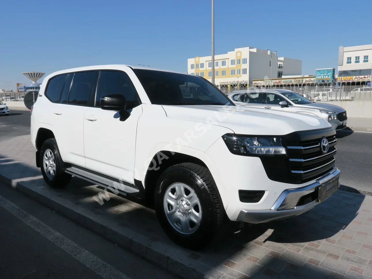 Toyota  Land Cruiser  GX  2022  Automatic  39,000 Km  6 Cylinder  Four Wheel Drive (4WD)  SUV  White  With Warranty