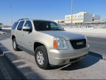 GMC  Yukon  2010  Automatic  324,000 Km  8 Cylinder  Four Wheel Drive (4WD)  SUV  Gold