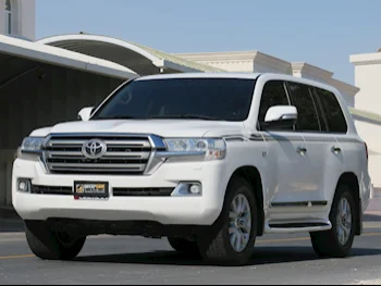  Toyota  Land Cruiser  VXR  2019  Automatic  217,000 Km  8 Cylinder  Four Wheel Drive (4WD)  SUV  White  With Warranty