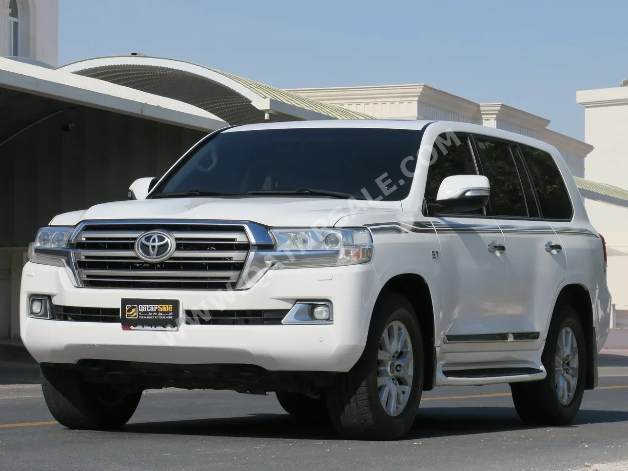  Toyota  Land Cruiser  VXR  2019  Automatic  217,000 Km  8 Cylinder  Four Wheel Drive (4WD)  SUV  White  With Warranty