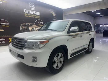 Toyota  Land Cruiser  VXR  2015  Automatic  458,000 Km  8 Cylinder  Four Wheel Drive (4WD)  SUV  White