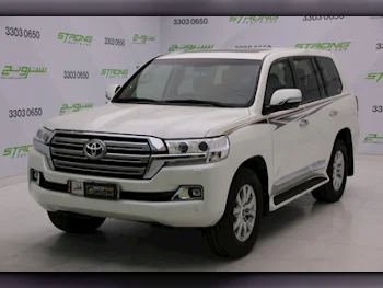 Toyota  Land Cruiser  GXR  2018  Automatic  126,000 Km  8 Cylinder  Four Wheel Drive (4WD)  SUV  White