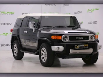 Toyota  FJ Cruiser  2022  Automatic  39,000 Km  6 Cylinder  Four Wheel Drive (4WD)  SUV  White  With Warranty