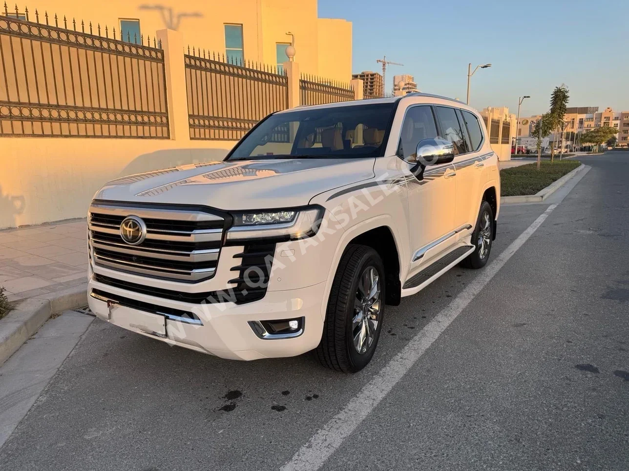 Toyota  Land Cruiser  VXR Twin Turbo  2023  Automatic  12,000 Km  6 Cylinder  Four Wheel Drive (4WD)  SUV  White  With Warranty