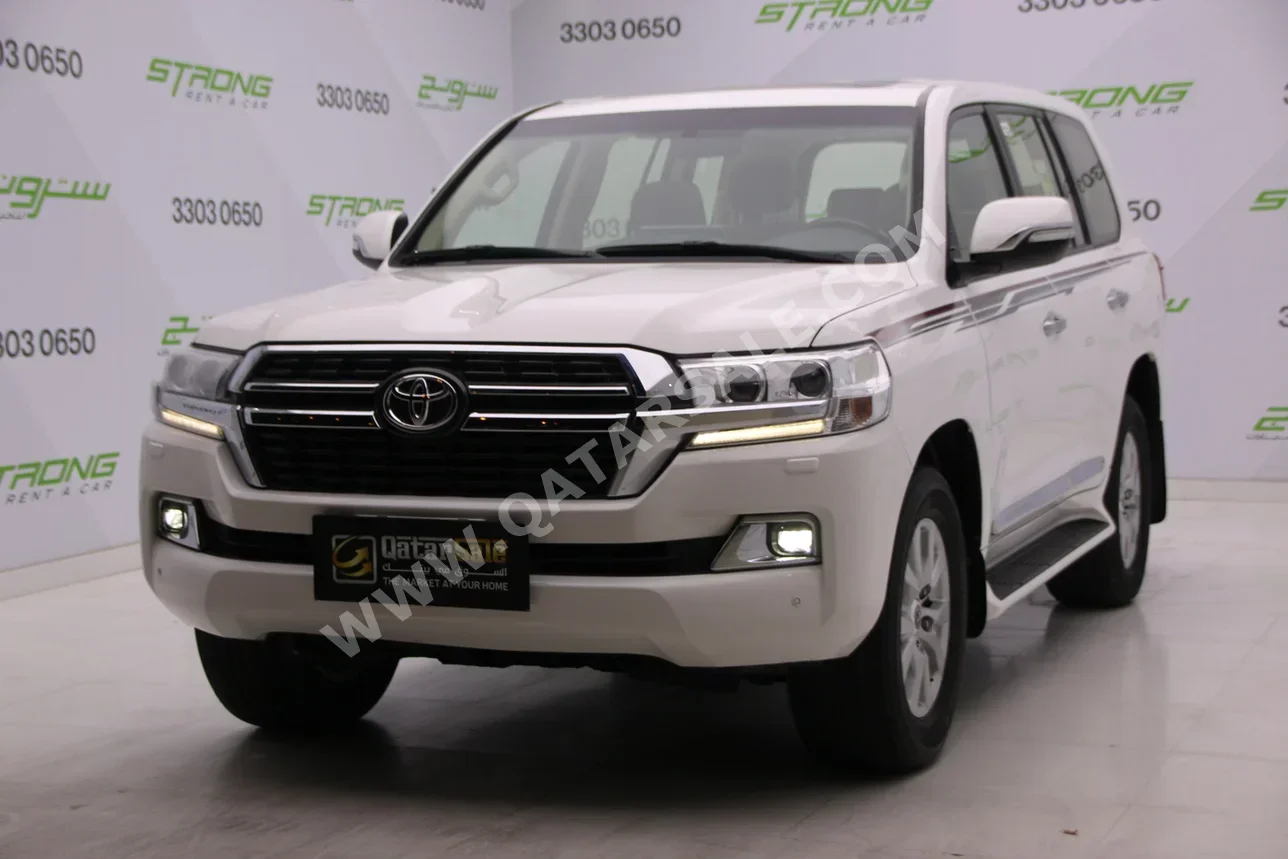 Toyota  Land Cruiser  GXR  2021  Automatic  210,000 Km  8 Cylinder  Four Wheel Drive (4WD)  SUV  White