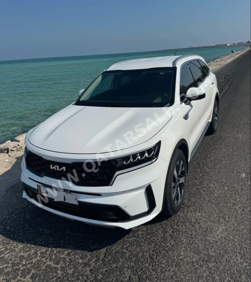 Kia  Sorento  2022  Automatic  63,000 Km  6 Cylinder  Four Wheel Drive (4WD)  SUV  White  With Warranty