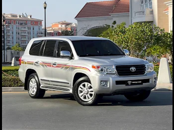 Toyota  Land Cruiser  GXR  2012  Automatic  94,000 Km  8 Cylinder  Four Wheel Drive (4WD)  SUV  Silver