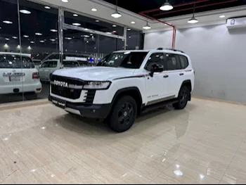 Toyota  Land Cruiser  GR Sport Twin Turbo  2023  Automatic  71,000 Km  6 Cylinder  Four Wheel Drive (4WD)  SUV  White