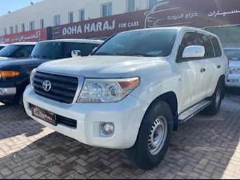 Toyota  Land Cruiser  G  2010  Automatic  461,000 Km  6 Cylinder  Four Wheel Drive (4WD)  SUV  White