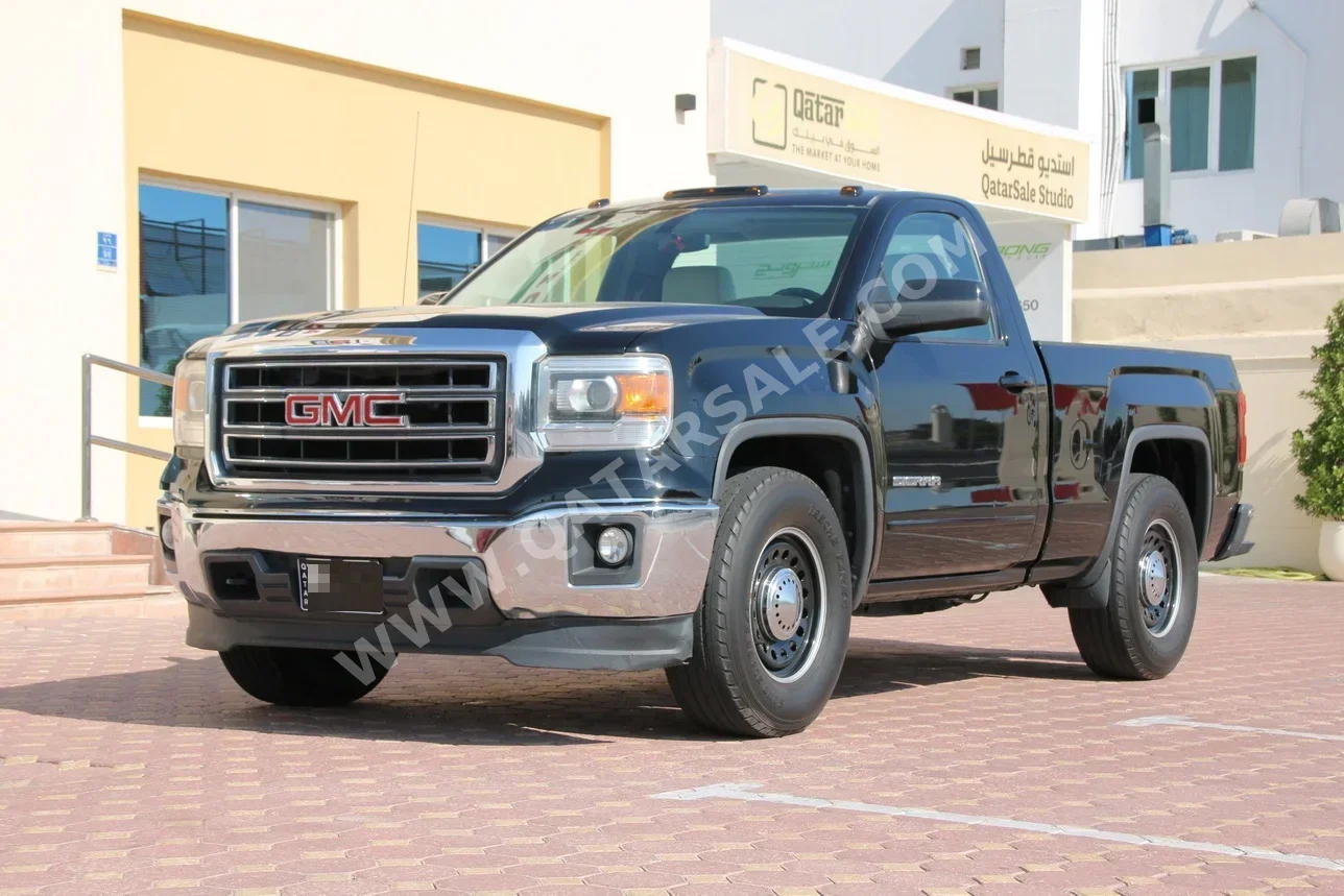 GMC  Sierra  1500  2014  Automatic  108,000 Km  8 Cylinder  Four Wheel Drive (4WD)  Pick Up  Black