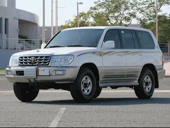 Toyota  Land Cruiser  VXR  2006  Automatic  360,000 Km  8 Cylinder  Four Wheel Drive (4WD)  SUV  White