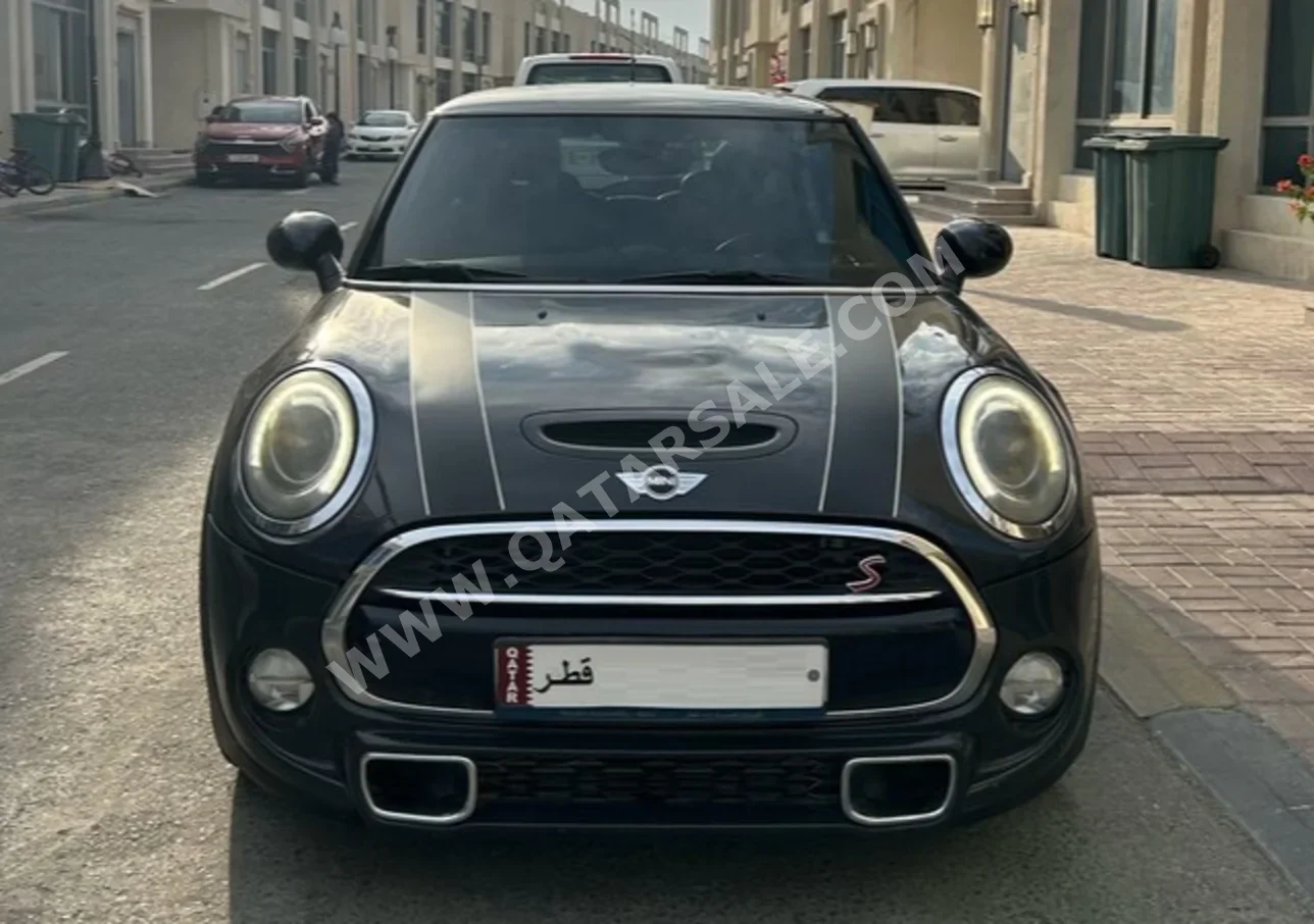 Mini  Cooper  S  2014  Automatic  56,000 Km  4 Cylinder  Front Wheel Drive (FWD)  Hatchback  Dark Gray