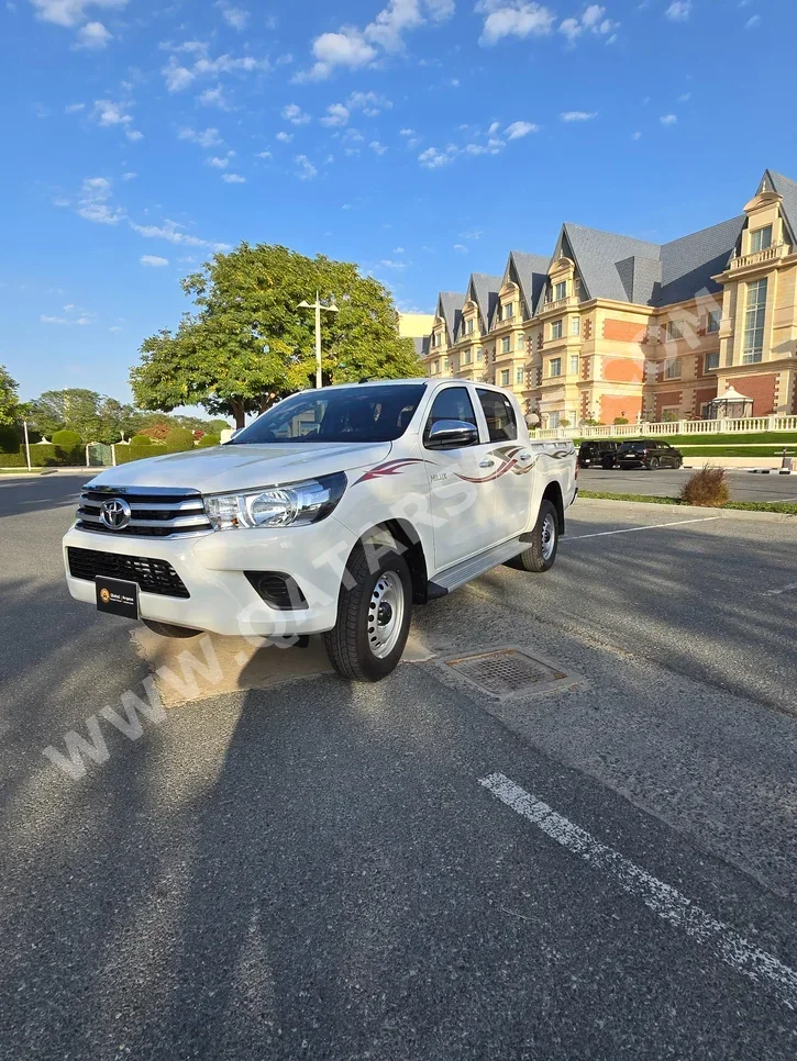 Toyota  Hilux  Pickup  White  2024