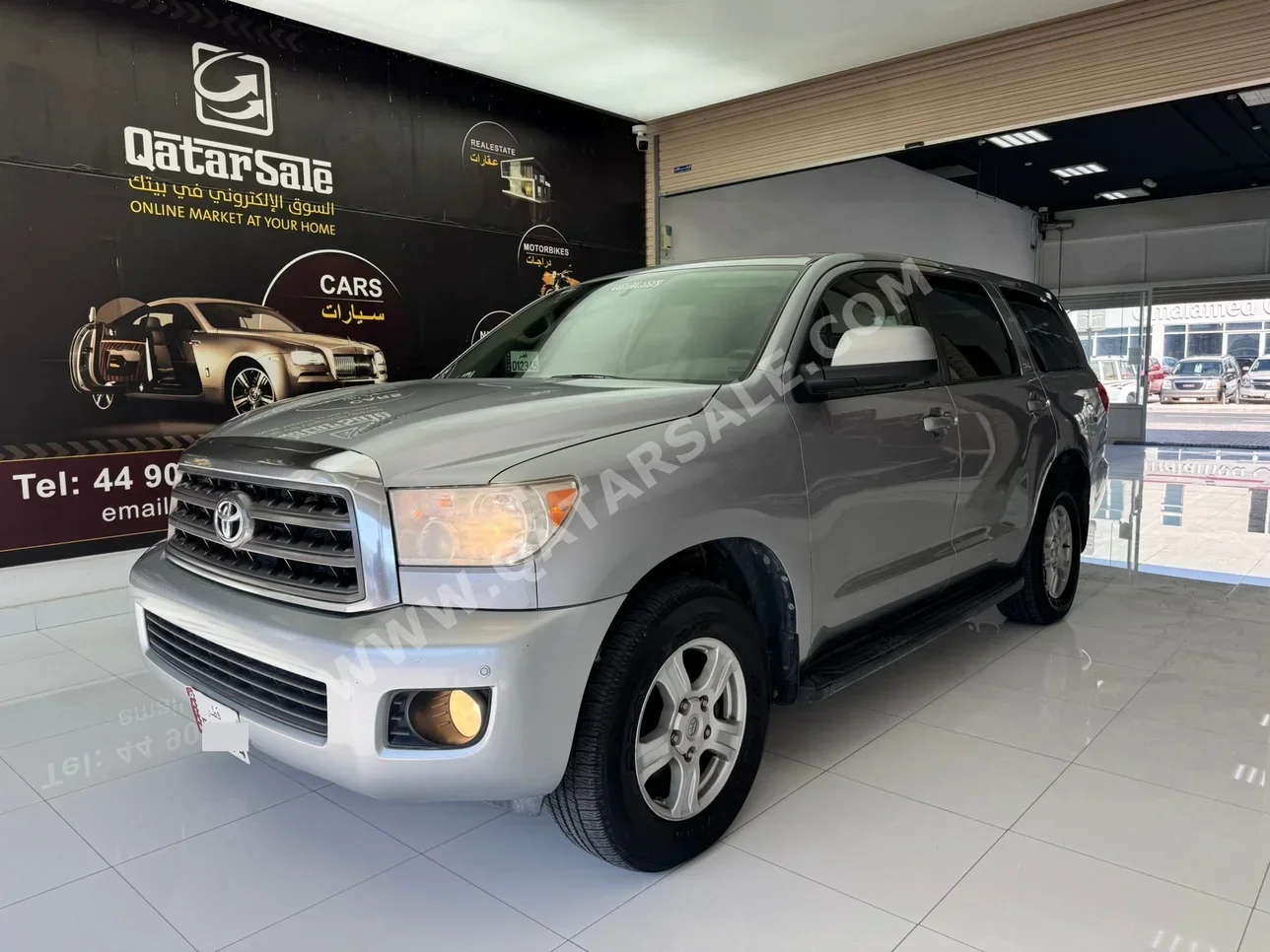 Toyota  Sequoia  2012  Automatic  174,000 Km  8 Cylinder  Four Wheel Drive (4WD)  SUV  Silver