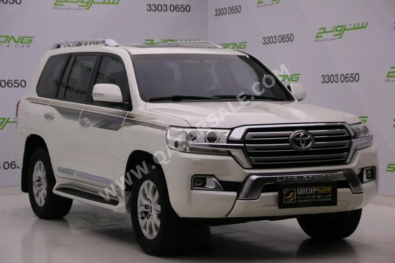 Toyota  Land Cruiser  GXR  2016  Automatic  283,000 Km  6 Cylinder  Four Wheel Drive (4WD)  SUV  Pearl