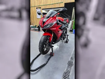 Triumph  Daytona 675r -  2015 - Color Red