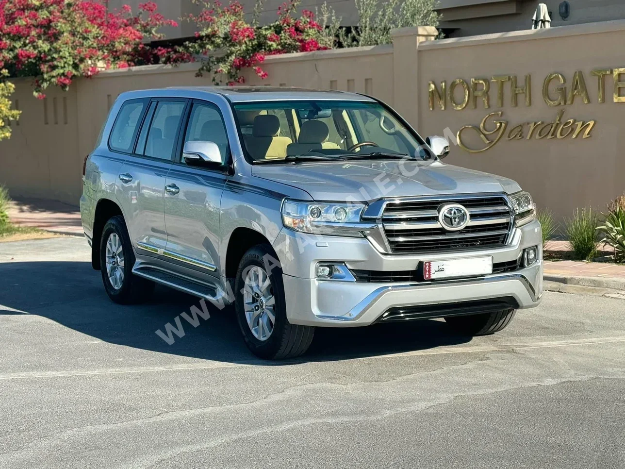 Toyota  Land Cruiser  GXR  2017  Automatic  160,000 Km  6 Cylinder  Four Wheel Drive (4WD)  SUV  Silver