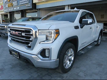 GMC  Sierra  SLT  2021  Automatic  140,000 Km  8 Cylinder  Four Wheel Drive (4WD)  Pick Up  White