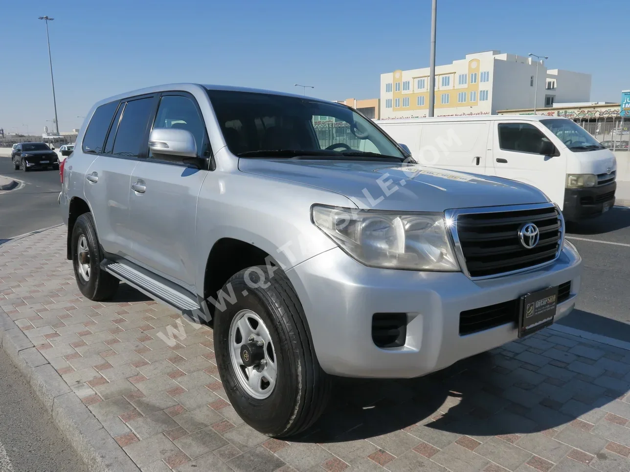 Toyota  Land Cruiser  G  2010  Automatic  522,000 Km  6 Cylinder  Four Wheel Drive (4WD)  SUV  Silver