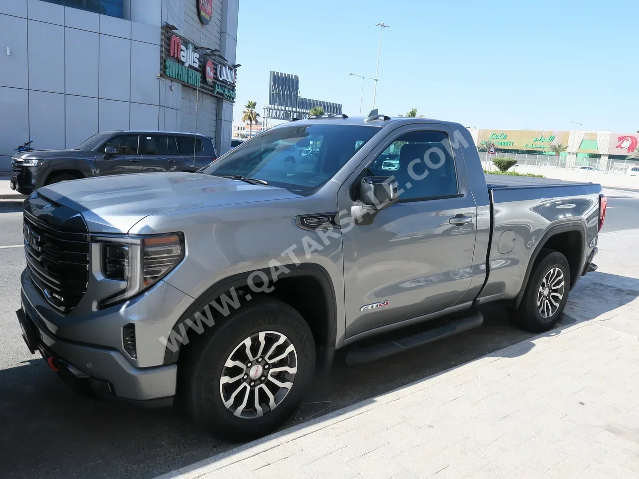 GMC  Sierra  AT4  2023  Automatic  52,000 Km  8 Cylinder  Four Wheel Drive (4WD)  Pick Up  Gray  With Warranty