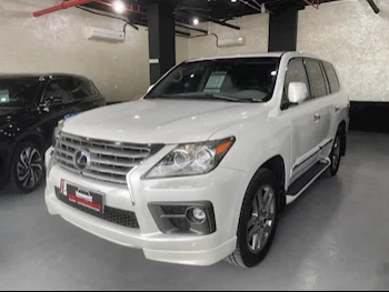 Lexus  LX  570  2012  Automatic  273,000 Km  8 Cylinder  Four Wheel Drive (4WD)  SUV  White