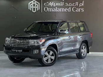 Toyota  Land Cruiser  VXR  2015  Automatic  231,000 Km  8 Cylinder  Four Wheel Drive (4WD)  SUV  Gray