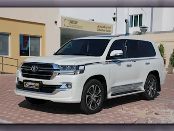 Toyota  Land Cruiser  GXR- Grand Touring  2020  Automatic  99,500 Km  8 Cylinder  Four Wheel Drive (4WD)  SUV  White