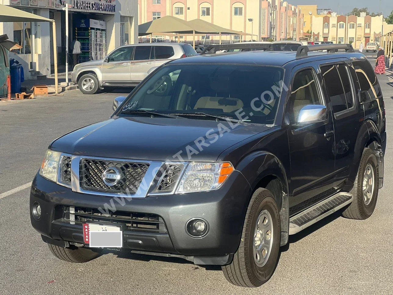 Nissan  Pathfinder  2012  Automatic  205,000 Km  6 Cylinder  Four Wheel Drive (4WD)  SUV  Gray