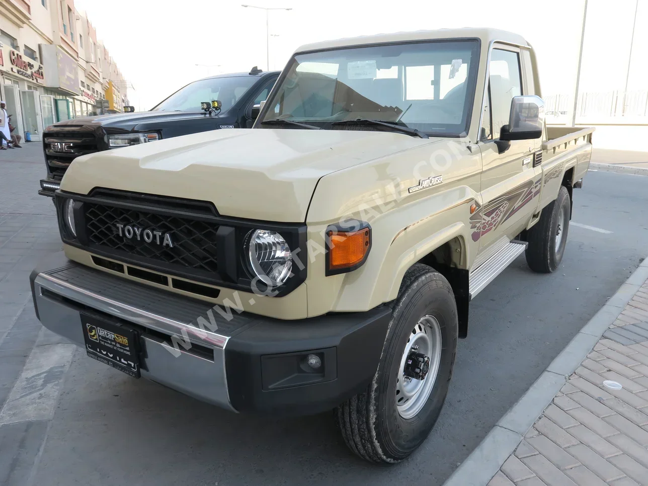 Toyota  Land Cruiser  LX  2024  Automatic  9,000 Km  6 Cylinder  Four Wheel Drive (4WD)  Pick Up  Beige  With Warranty