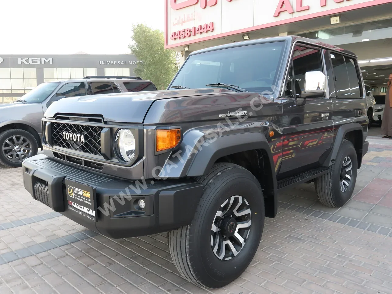 Toyota  Land Cruiser  Hard Top  2024  Automatic  1,700 Km  6 Cylinder  Four Wheel Drive (4WD)  SUV  Gray  With Warranty