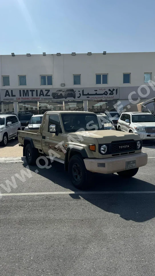 Toyota  Land Cruiser  LX  2024  Manual  32,000 Km  6 Cylinder  Four Wheel Drive (4WD)  Pick Up  Beige  With Warranty