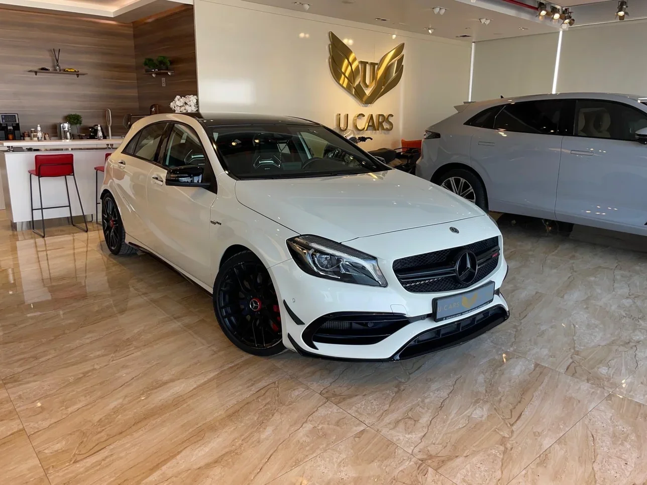 مرسيدس - بنز  ايه - كلاس  45 AMG  2018  اوتوماتيك  76,000 كم  4 سلندر  سحب امامي  هاتشباك  أبيض