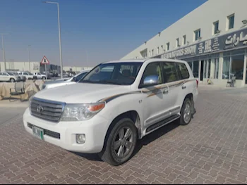 Toyota  Land Cruiser  VXR  2013  Automatic  340,000 Km  8 Cylinder  Four Wheel Drive (4WD)  SUV  White