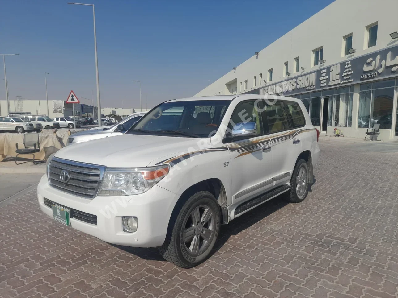 Toyota  Land Cruiser  VXR  2013  Automatic  340,000 Km  8 Cylinder  Four Wheel Drive (4WD)  SUV  White