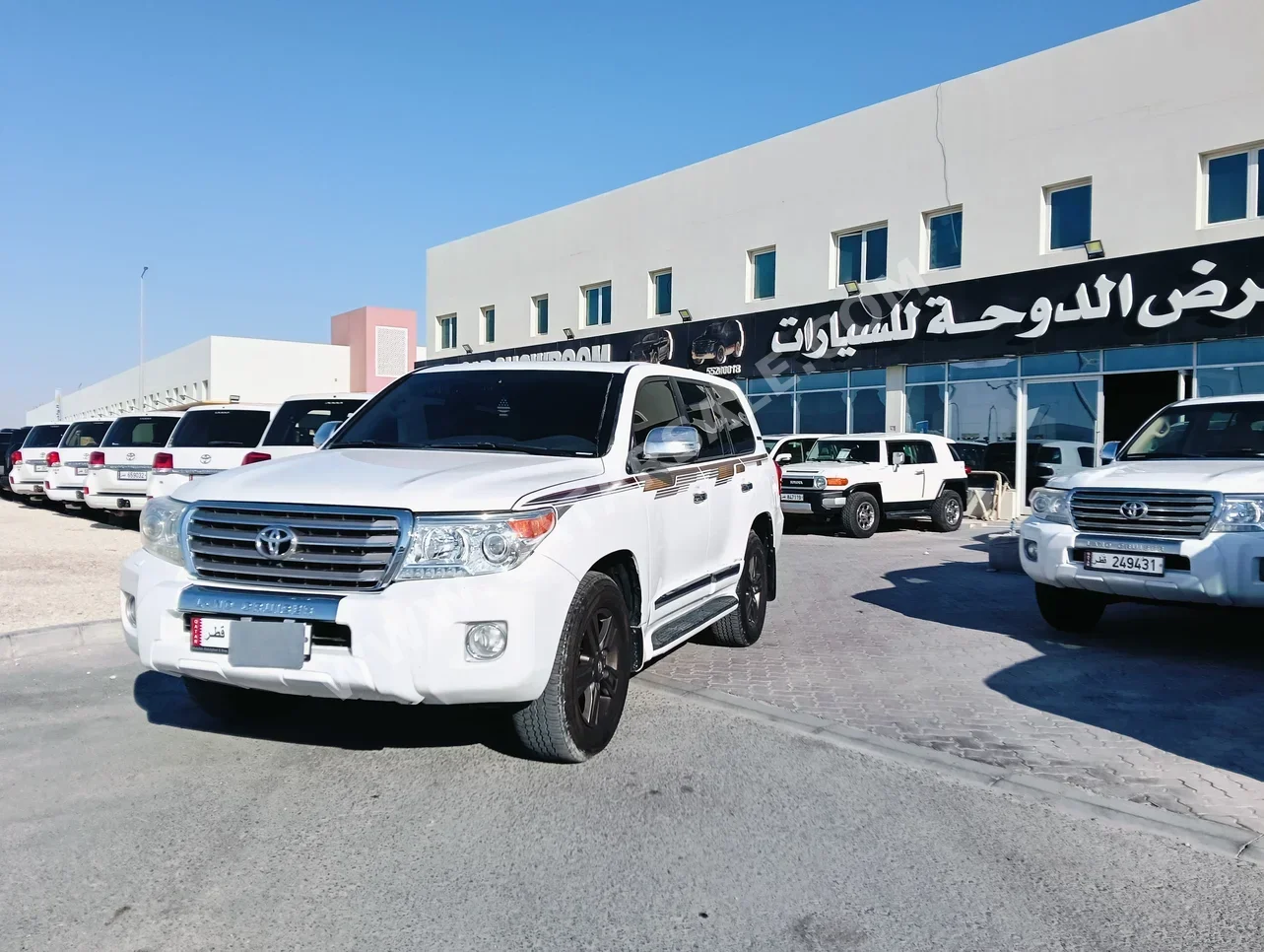 Toyota  Land Cruiser  GXR  2012  Automatic  183,000 Km  8 Cylinder  Four Wheel Drive (4WD)  SUV  White