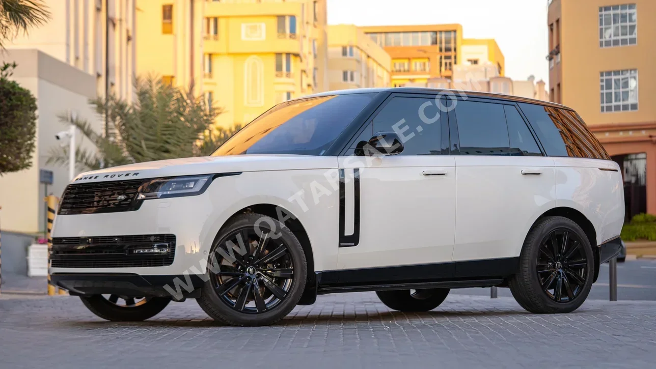 Land Rover  Range Rover  Vogue  Autobiography  2022  Automatic  8,000 Km  8 Cylinder  Four Wheel Drive (4WD)  SUV  White