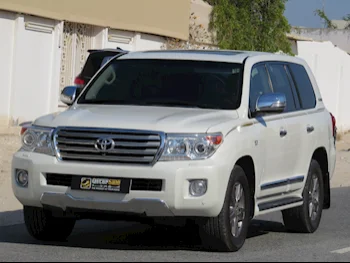 Toyota  Land Cruiser  VXR  2015  Automatic  245,000 Km  8 Cylinder  Four Wheel Drive (4WD)  SUV  White