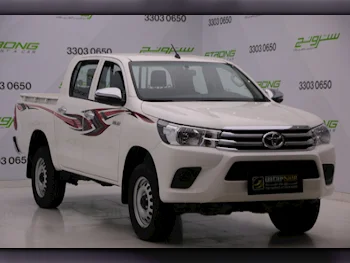 Toyota  Hilux  2023  Automatic  50,000 Km  4 Cylinder  Four Wheel Drive (4WD)  Pick Up  White  With Warranty