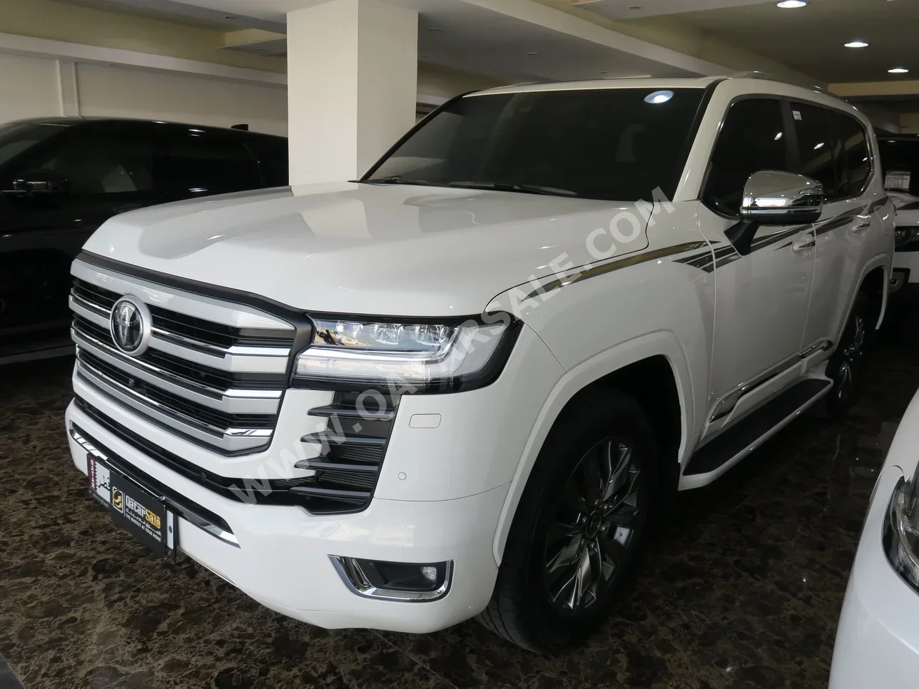 Toyota  Land Cruiser  VXR Twin Turbo  2024  Automatic  11,000 Km  6 Cylinder  Four Wheel Drive (4WD)  SUV  White  With Warranty