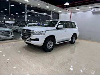 Toyota  Land Cruiser  GXR  2019  Automatic  167,000 Km  6 Cylinder  Four Wheel Drive (4WD)  SUV  White