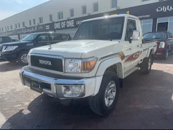 Toyota  Land Cruiser  LX  2020  Manual  167,000 Km  6 Cylinder  Four Wheel Drive (4WD)  Pick Up  Silver