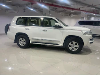 Toyota  Land Cruiser  GXR  2017  Automatic  187,000 Km  8 Cylinder  Four Wheel Drive (4WD)  SUV  White