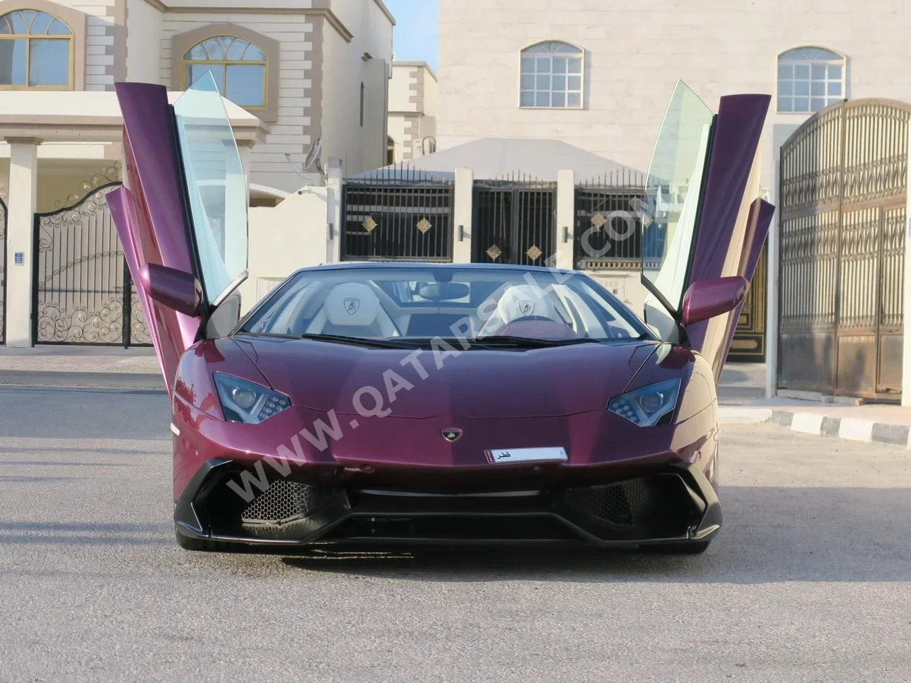 Lamborghini  Aventador  Roadster  2015  Automatic  25,500 Km  12 Cylinder  All Wheel Drive (AWD)  Convertible  Purple