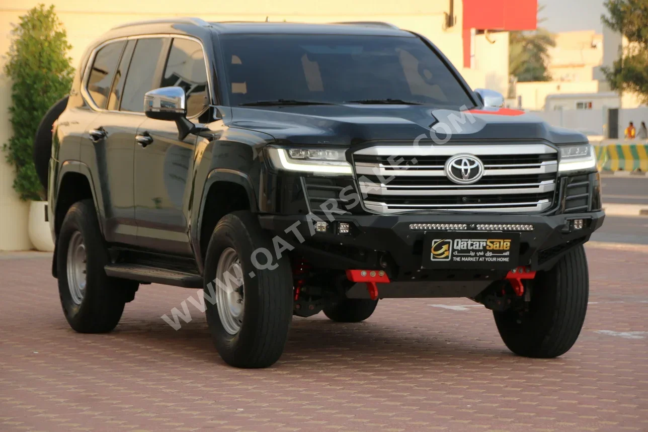  Toyota  Land Cruiser  VX  2022  Automatic  130,000 Km  6 Cylinder  Four Wheel Drive (4WD)  SUV  Black  With Warranty